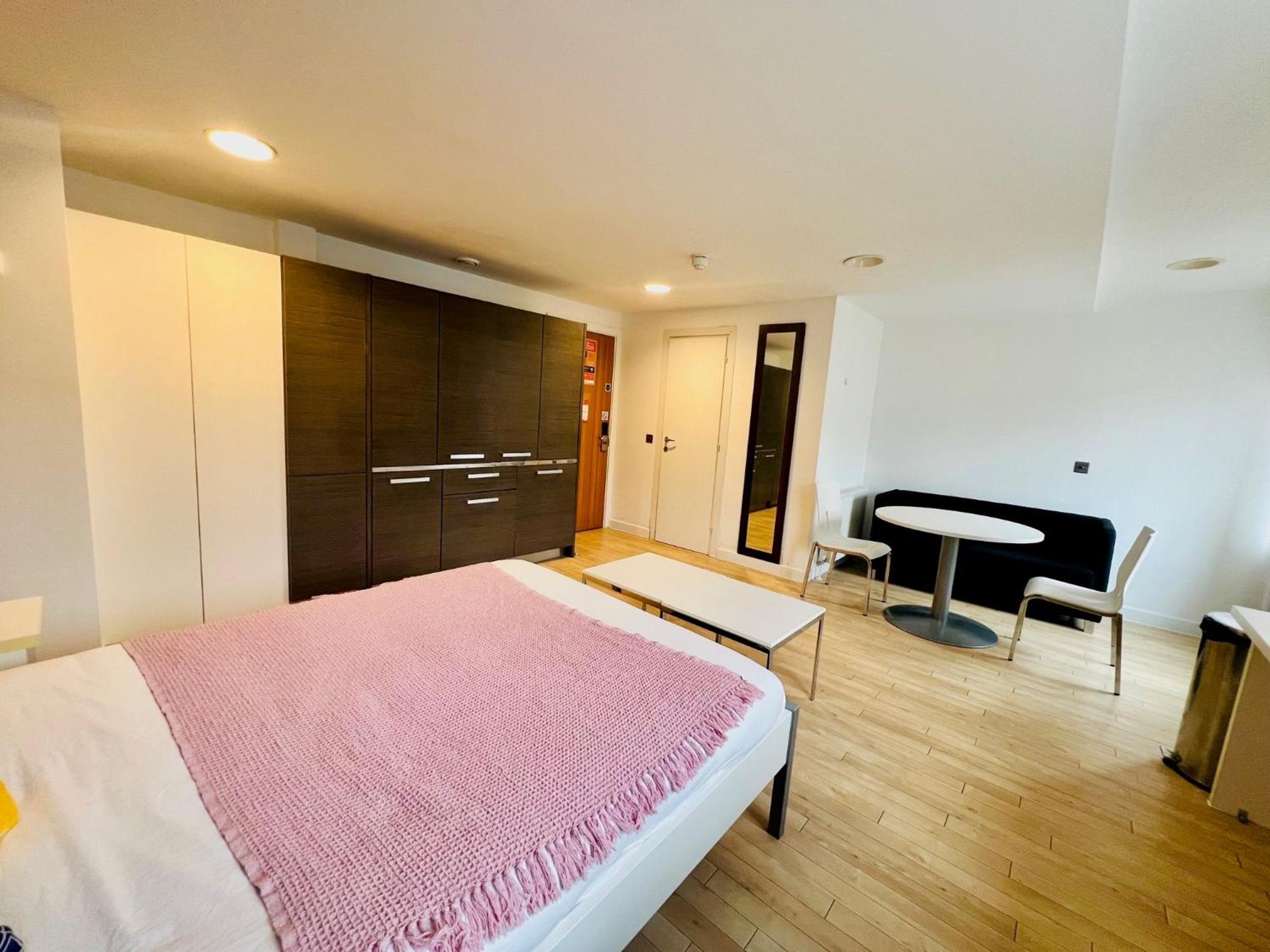 Stuhomes - Arundel House Londen Buitenkant foto
